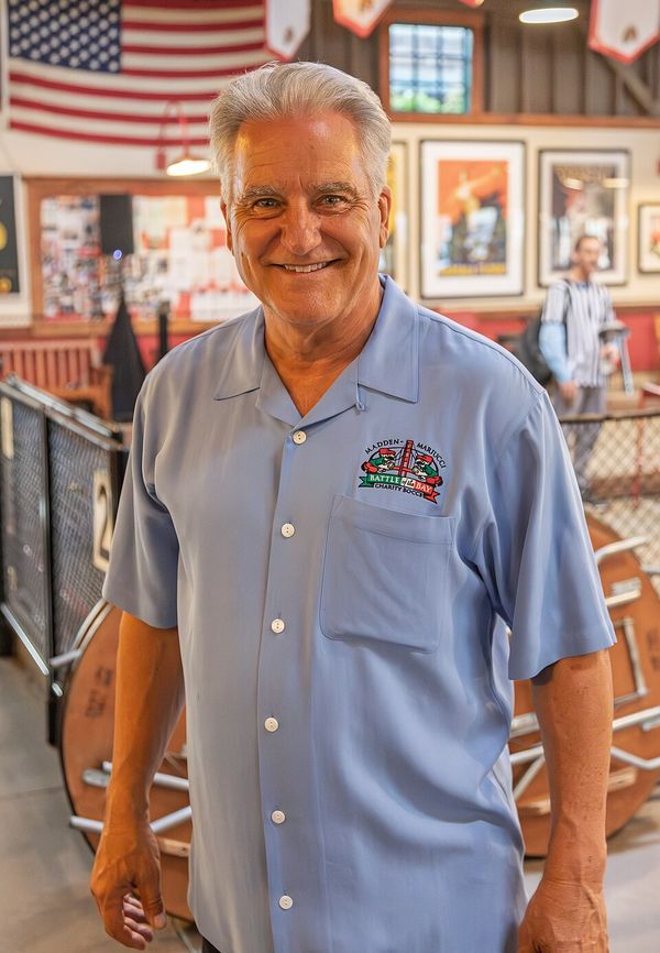 Steve Mariucci, head coach at California