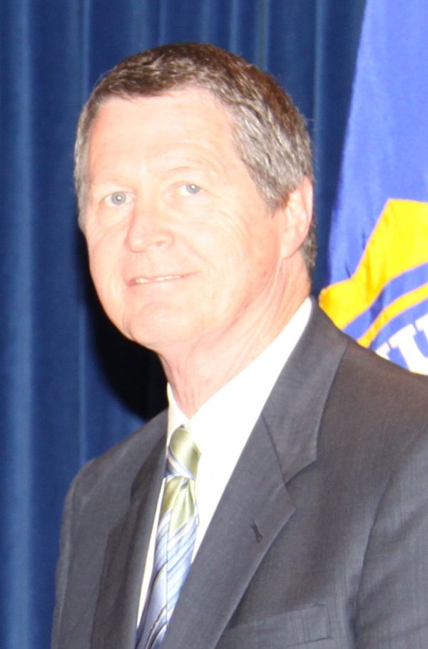 Mike Gottfried, head coach at Cincinnati, Kansas and Pittsburgh