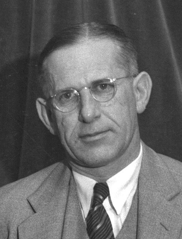 Howard Jones, head coach at Syracuse, Yale, Ohio State, Iowa, Duke and USC