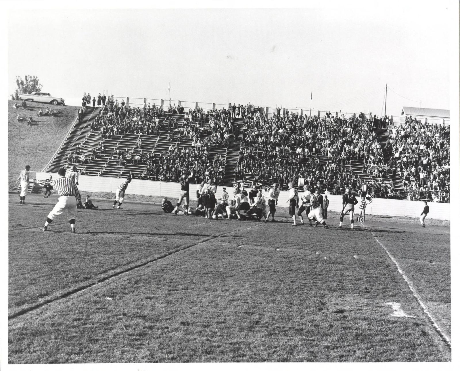 1961 Homecoming Football game, University of Idaho (20) vs. San Jose State (22) In-game action [07]