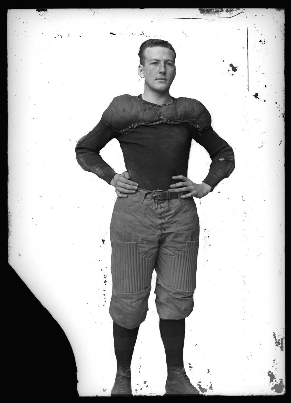 UW football player in shoulder pads