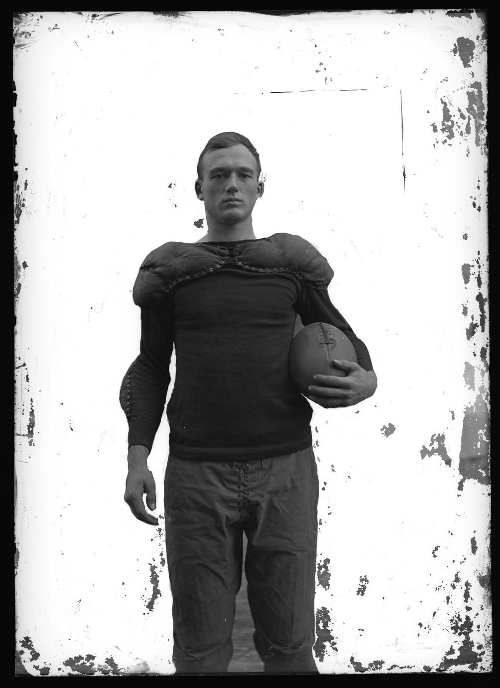 Football player: Edmund Gillette