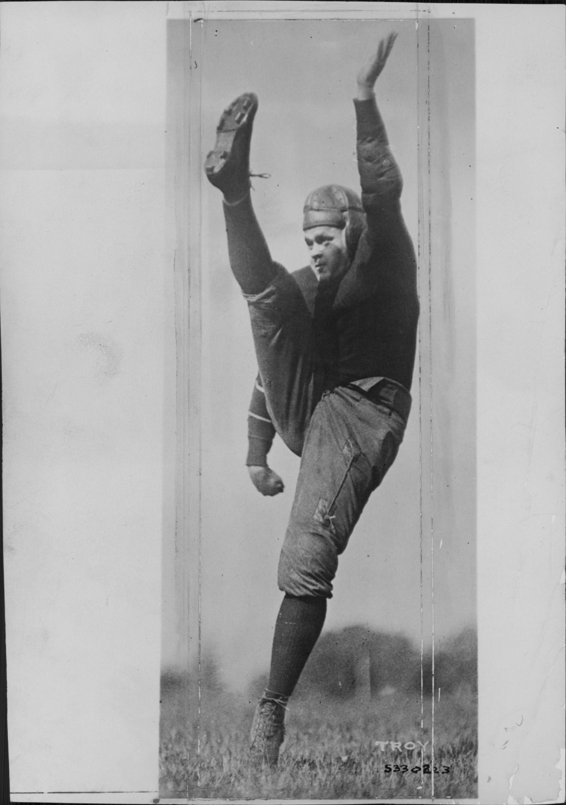 All-American Halfback Eddie Kaw