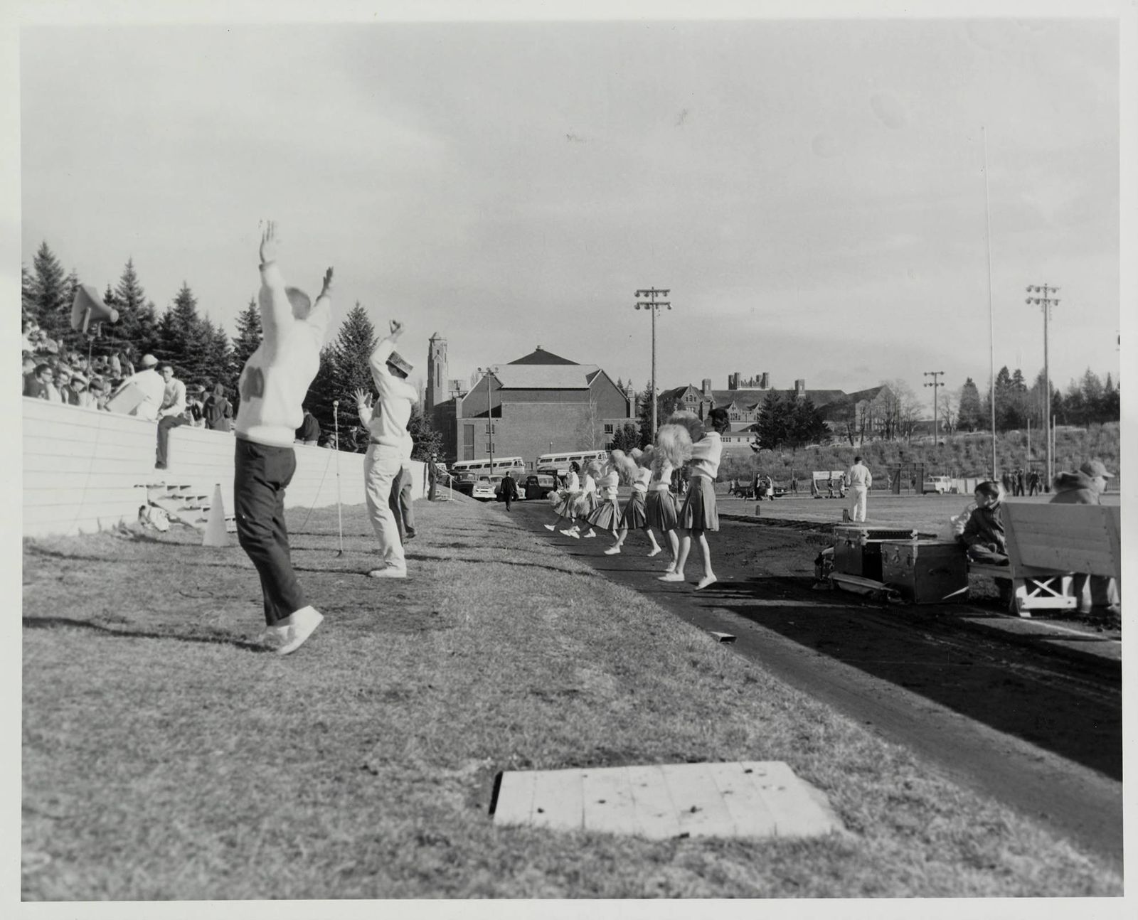1960 Football game, University of Idaho (7) vs. Washington State University (18) Pre-game activities [03]