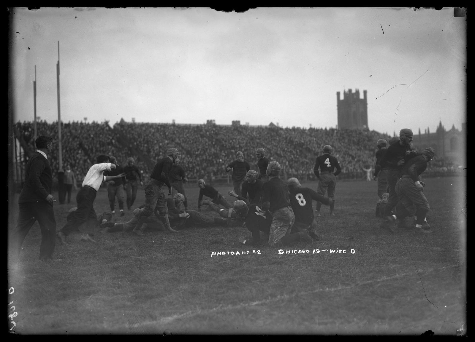Players during the game, UW vs. Chicago