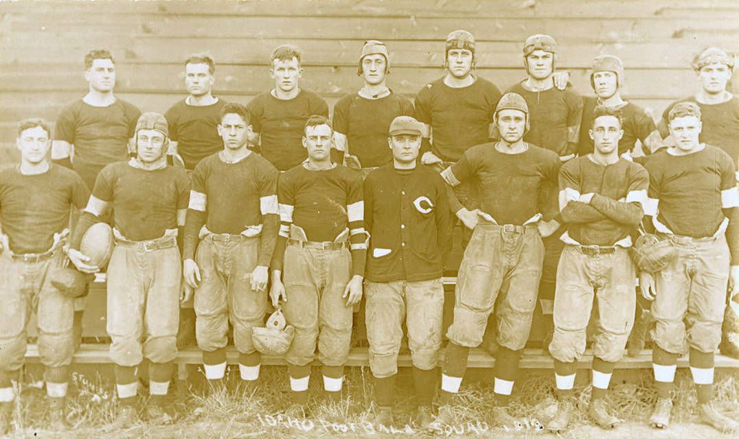 U of I football team