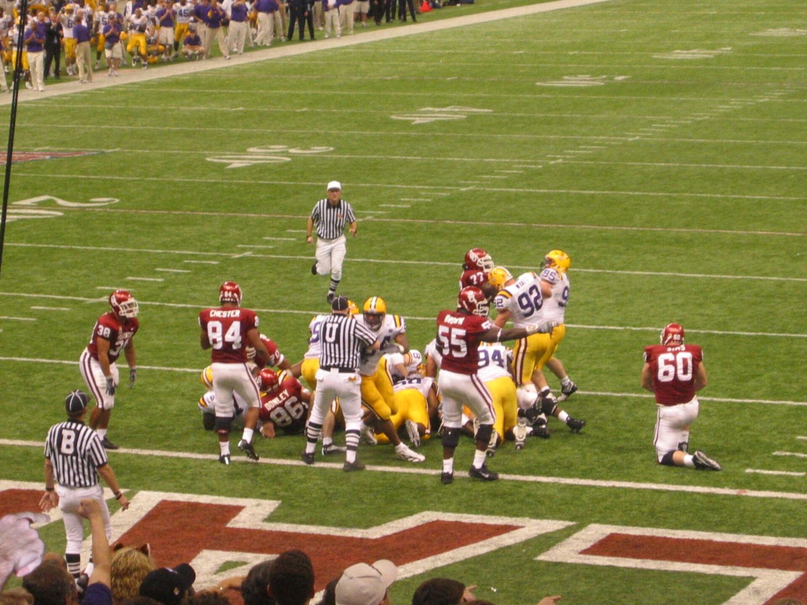 In-game scene from the 2004 Sugar Bowl game in College Football between the Louisiana State University and the University of Oklahoma