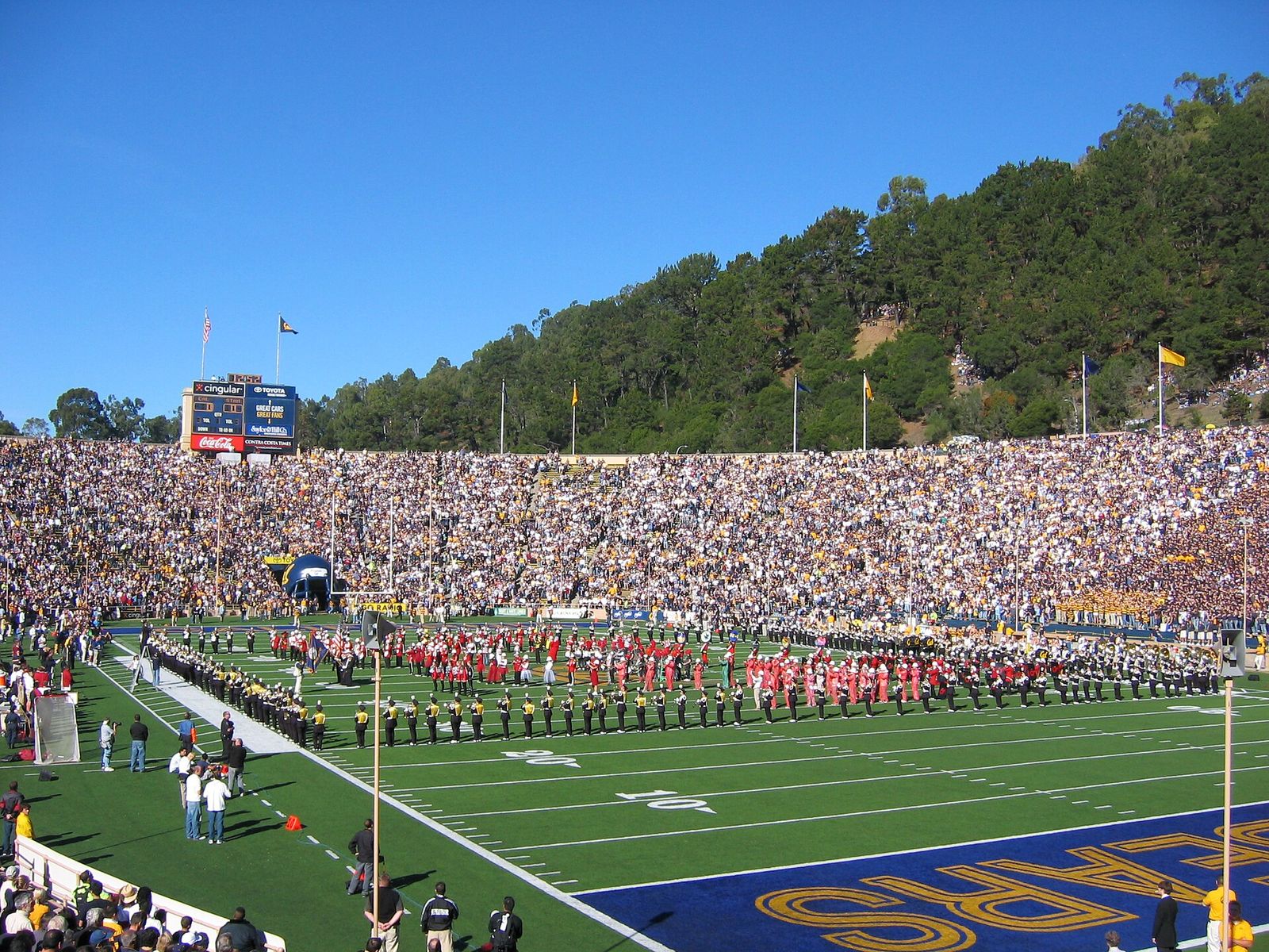 Photo taken by Poppy in November 2004. Big Game 2004 (Cal-Stanford) : Cal and Stanford Bands