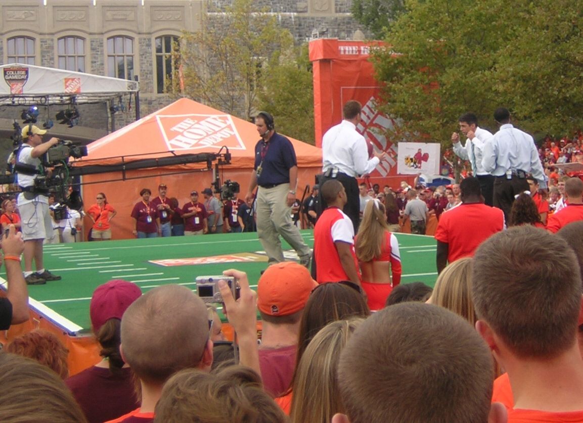 Chris Fowler and the gang gather at the Home Depot field during College Gameday.