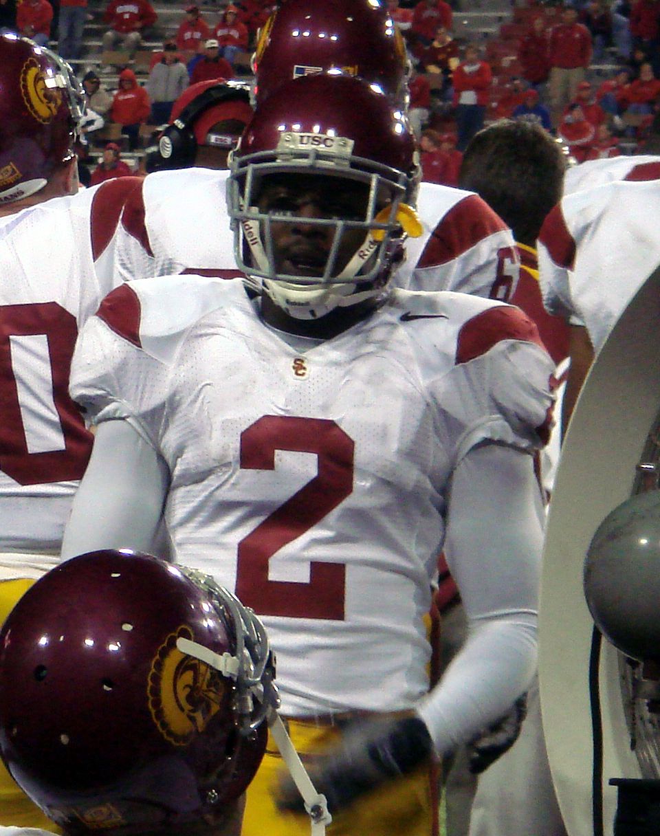 Running back C.J. Gable on the sideline during a USC game versus Nebraska.