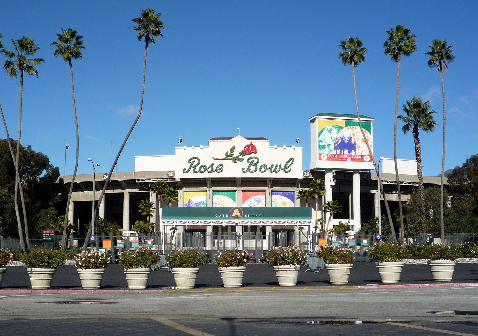 The Rose Bowl stadium before the 2009 Rose Bowl game.