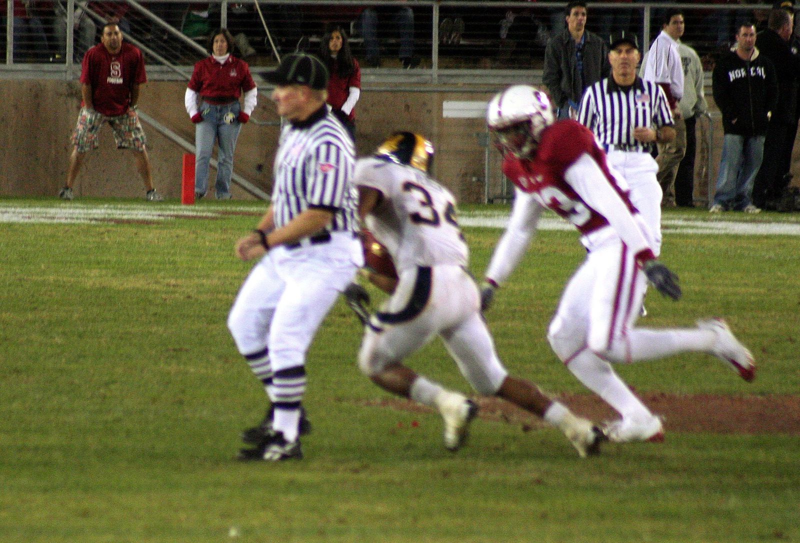 By getting to Vereen's outside, the official forced the Cal RB back to the inside -- back into the defender.