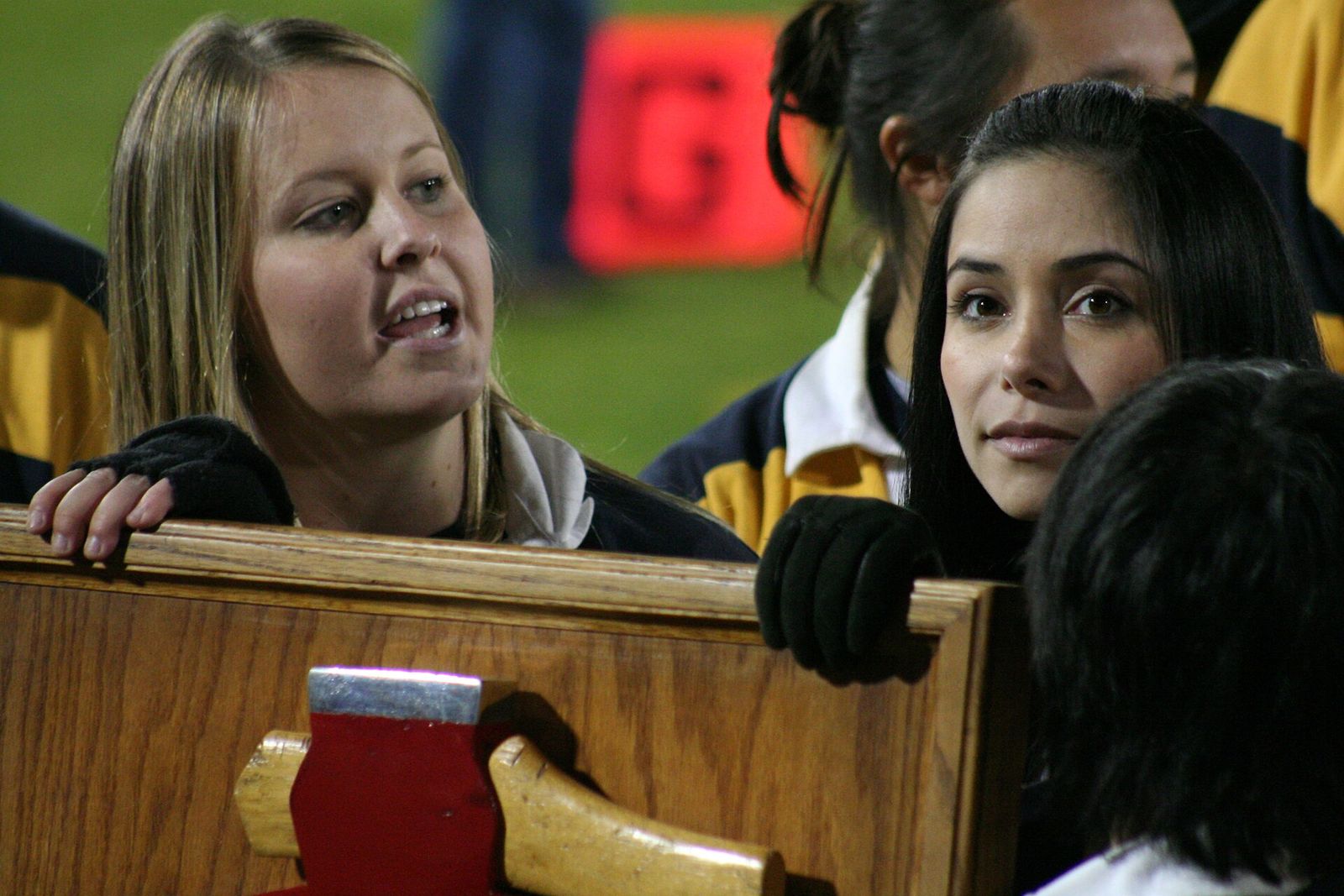 I can't even look at this picture without saying out loud, "Damn, that brunette is cute!"