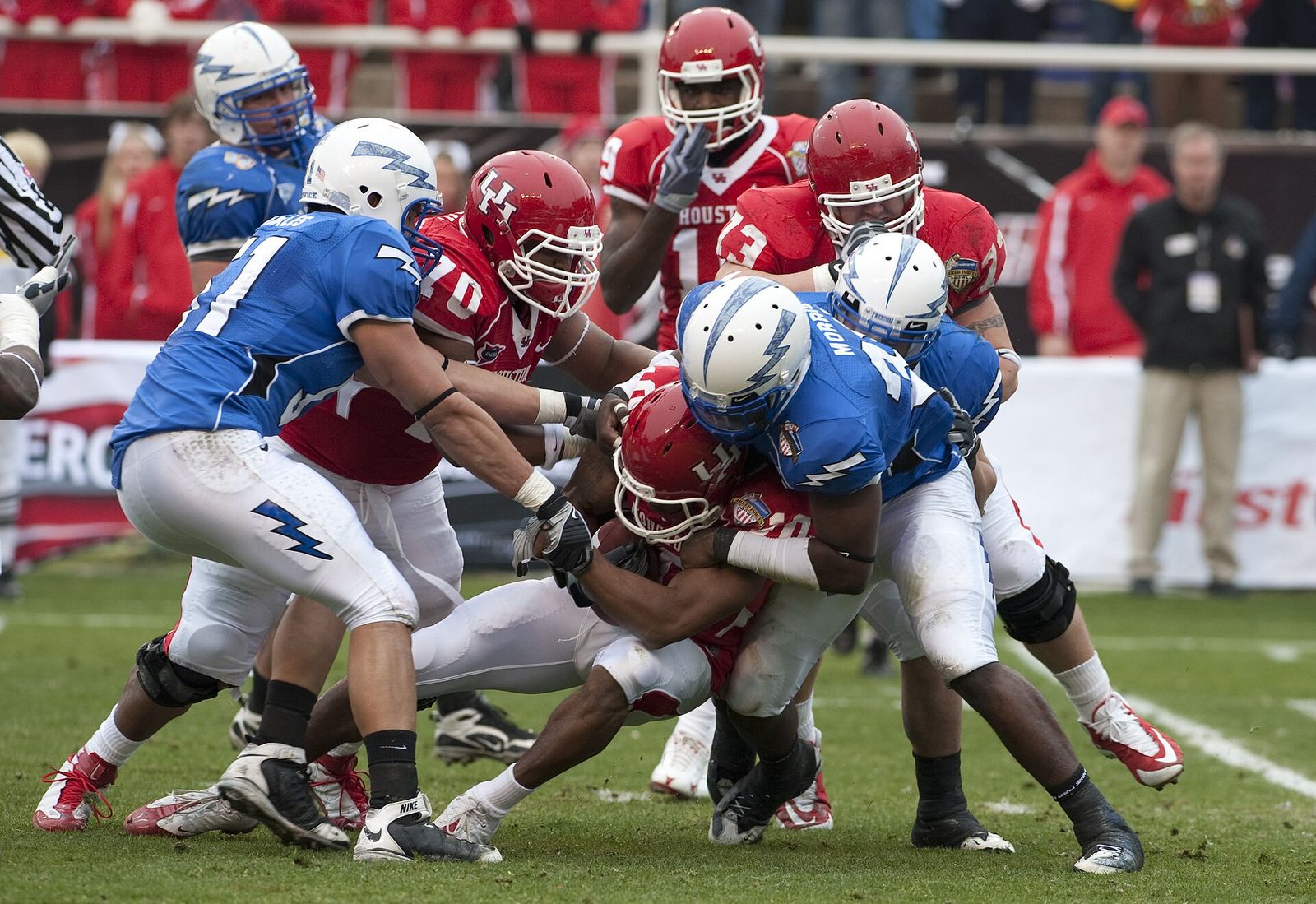 Houston vs. Air Force, 2009