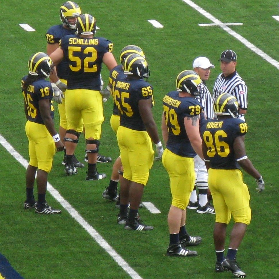 Michigan vs. UConn, 2010