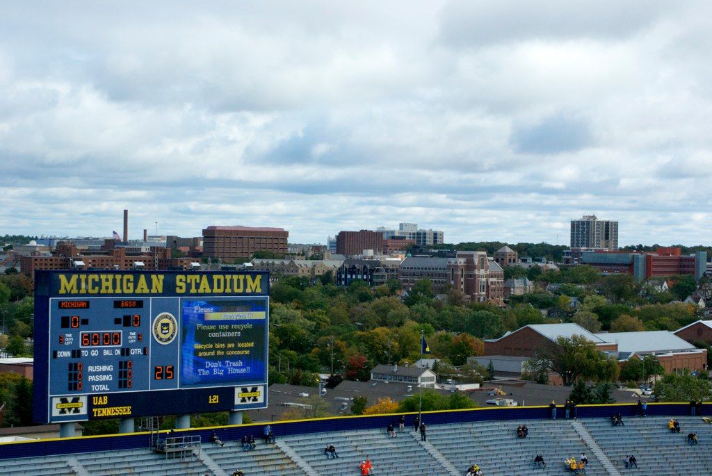 Bowling Green vs. Michigan, 2010