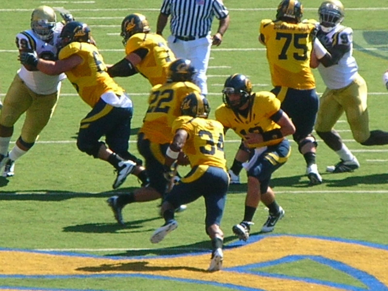 Cal on offense during a road game against the California Golden Bears in Berkeley. The Golden Bears won 35-7.