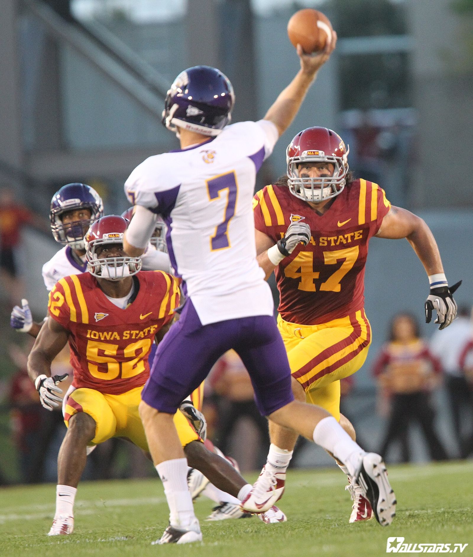 Photo by Reese Strickland Sponsored by: <a href="http://www.wallstars.tv" rel="nofollow">www.wallstars.tv</a>
