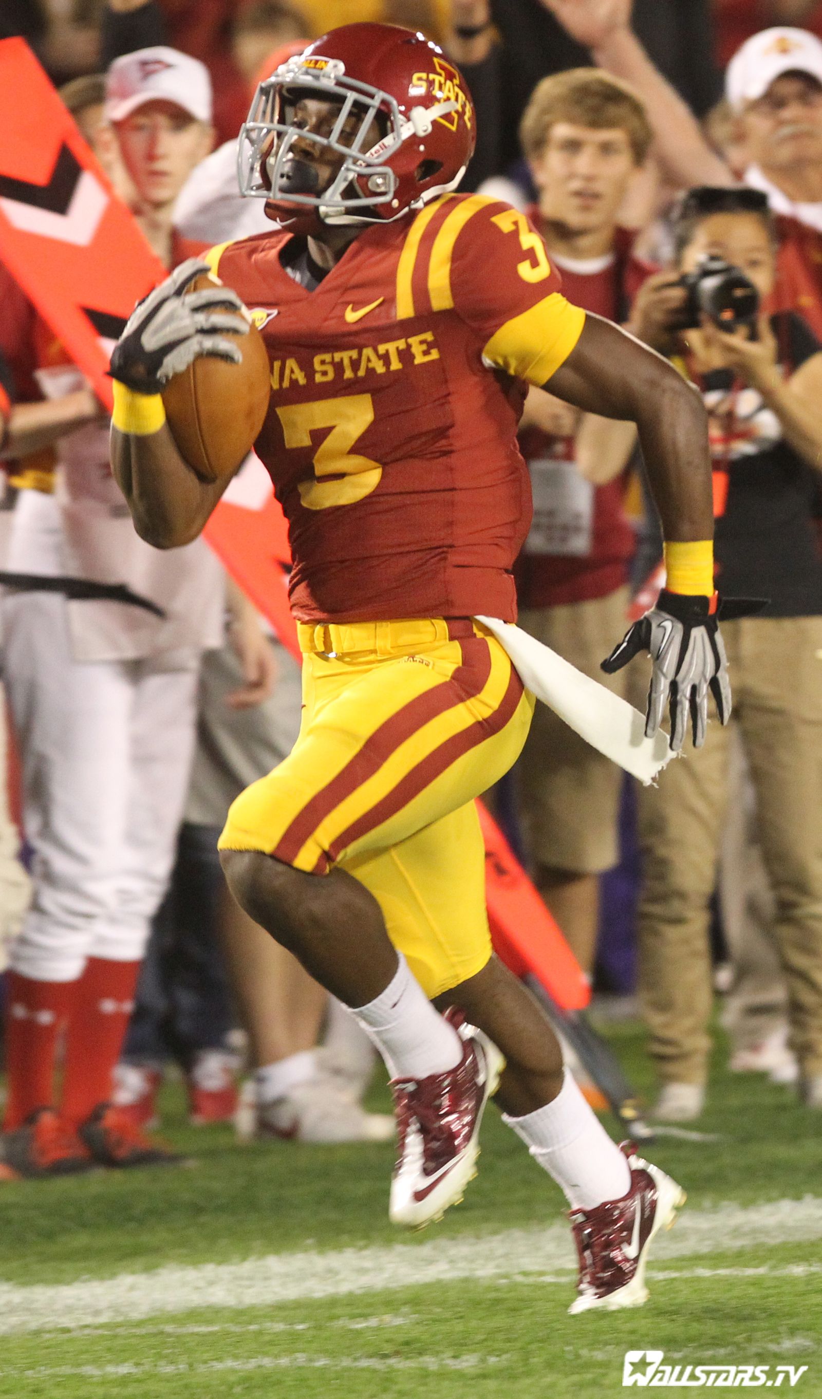 Photo by Reese Strickland Sponsored by: <a href="http://www.wallstars.tv" rel="nofollow">www.wallstars.tv</a>