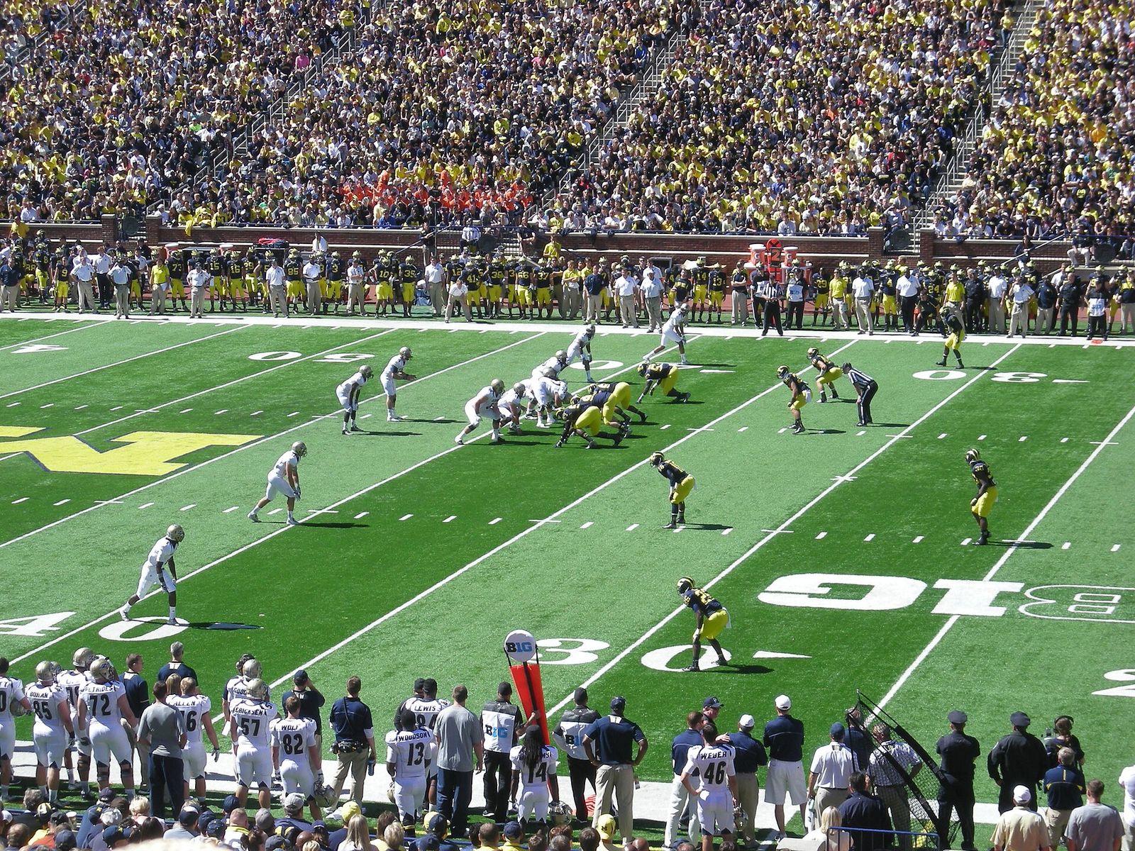 Akron on offense during the Akron Zips vs. Michigan Wolverines football game at Michigan Stadium in Ann Arbor, Michigan (United States). Michigan won 28–24.