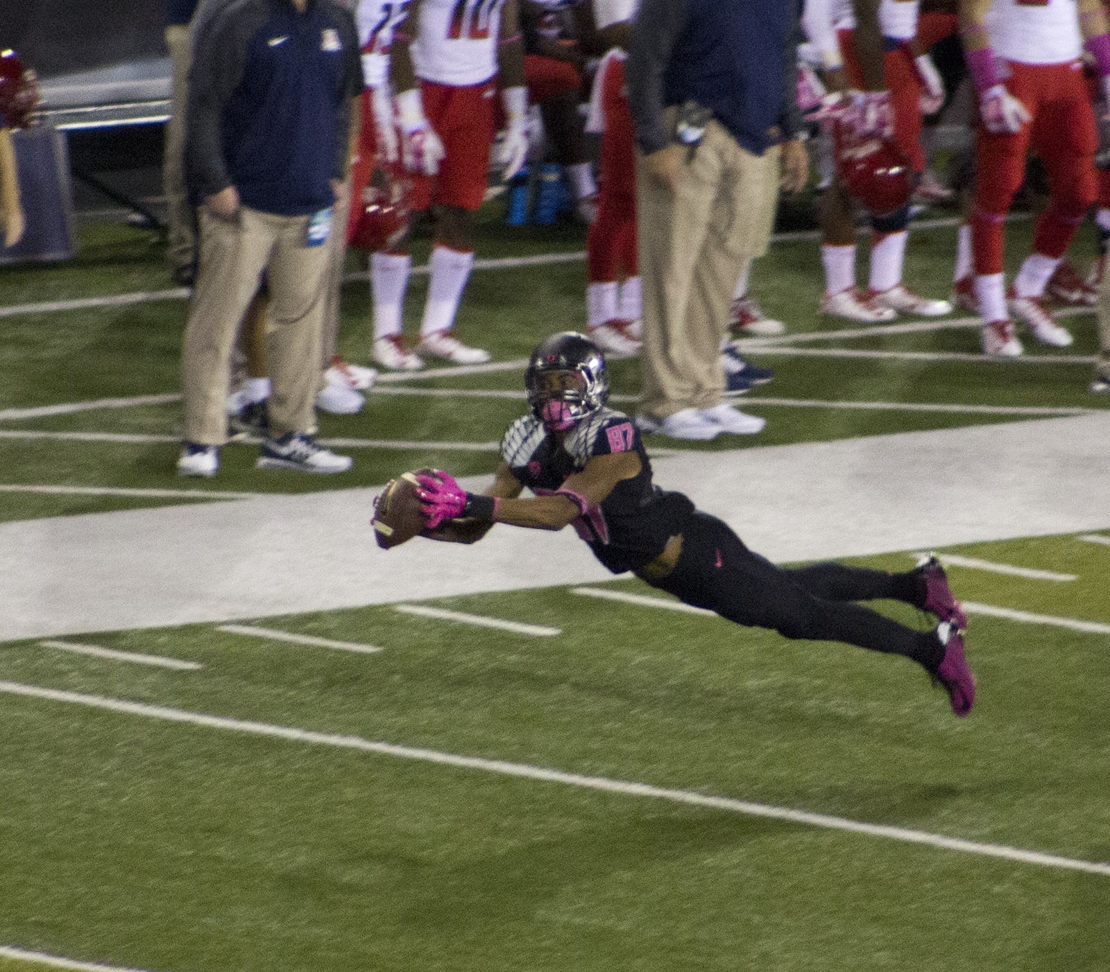 Darren Carrington catches a pass against Arizona in 2014.