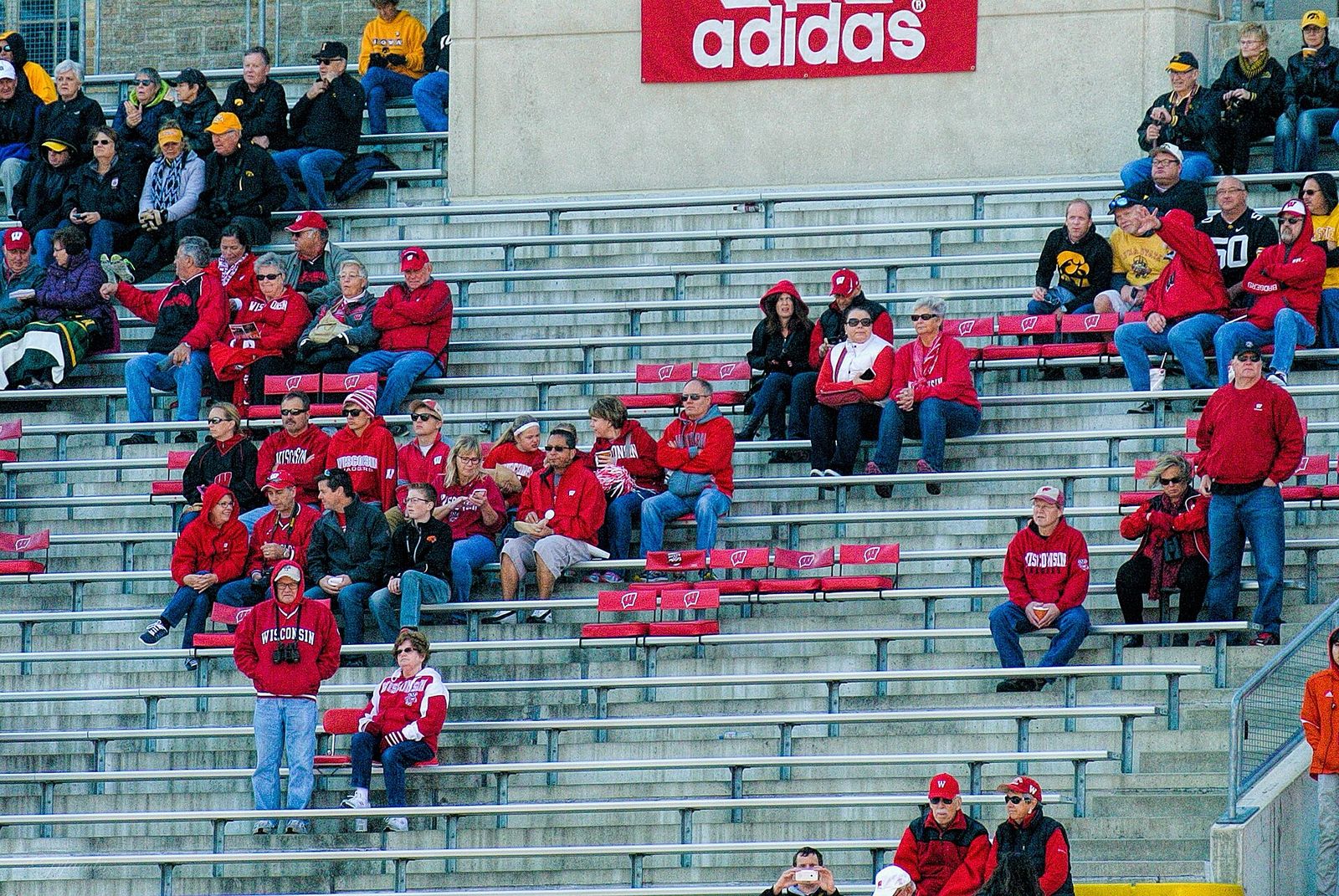 20151003-DSC_2788-J1-UW vs Iowa-.1 UW Badgers vs Iowa Hawkeyes