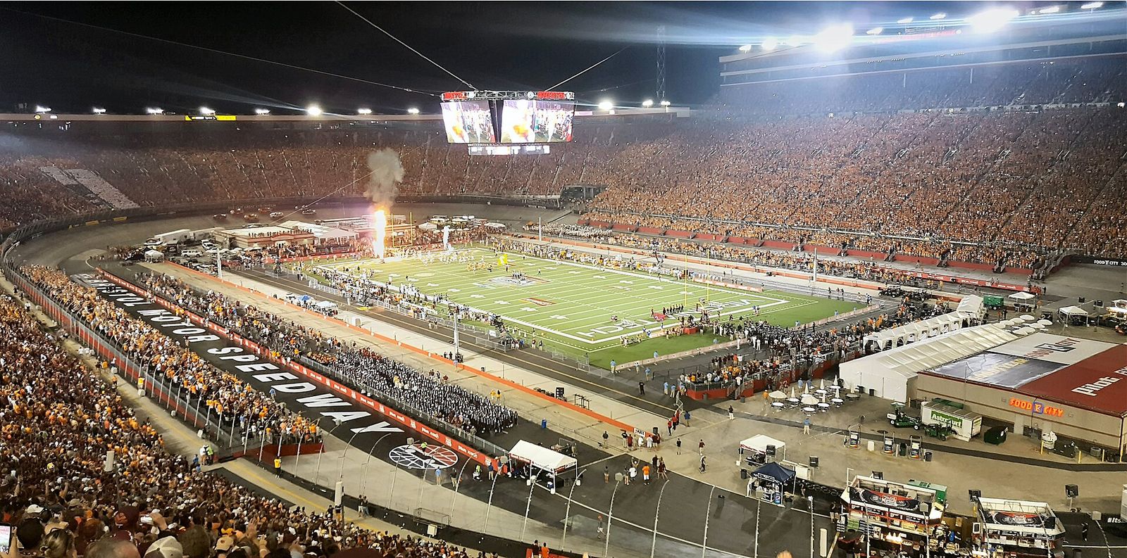 Photograph of Bristol Motor Speedway at the 2016 Pilot Flying J Battle at Bristol