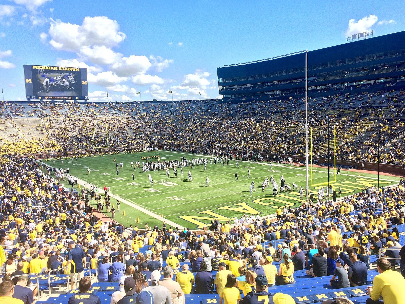 2016 Michigan vs Hawaii Football Game 9-3-16