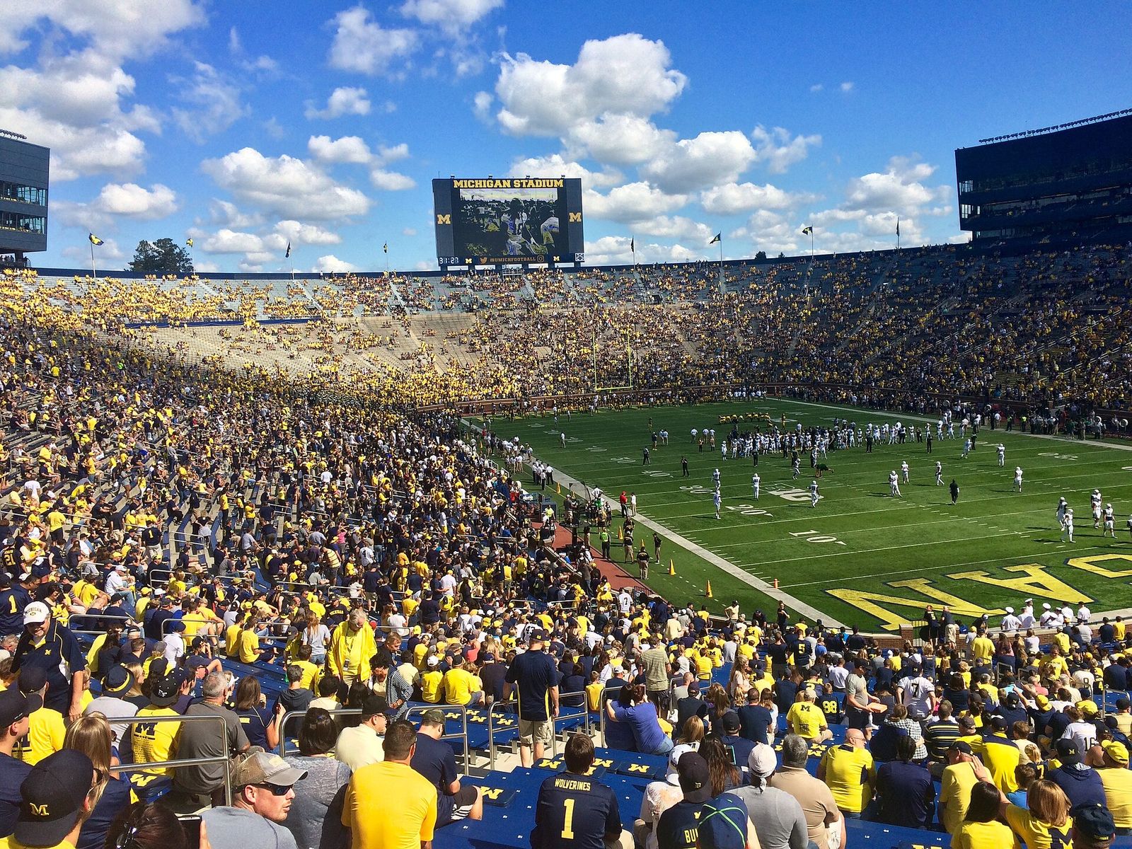 2016 Michigan vs Hawaii Football Game 9-3-16