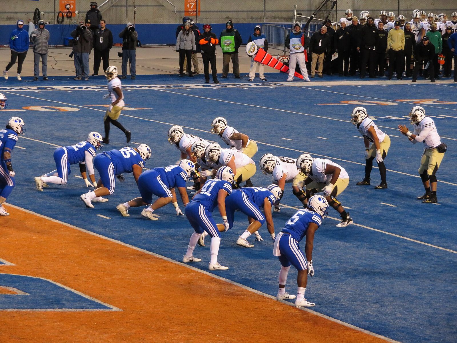 Brigham Young University Cougars 49, Western Michigan University Broncos 18, Famous Idaho Potato Bowl, Albertsons Stadium, Boise State University, Boise, Idaho