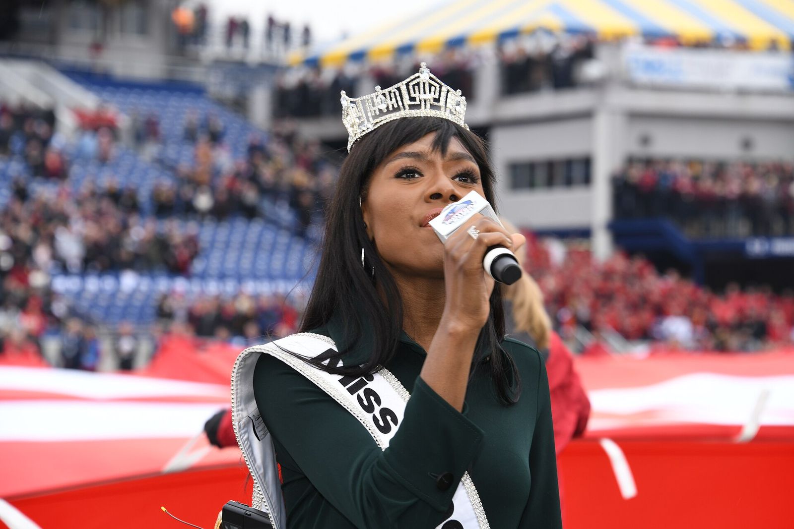 2019 Miss America Nia Franklin sings the National Anthem prior to the 2018 Military Bowl