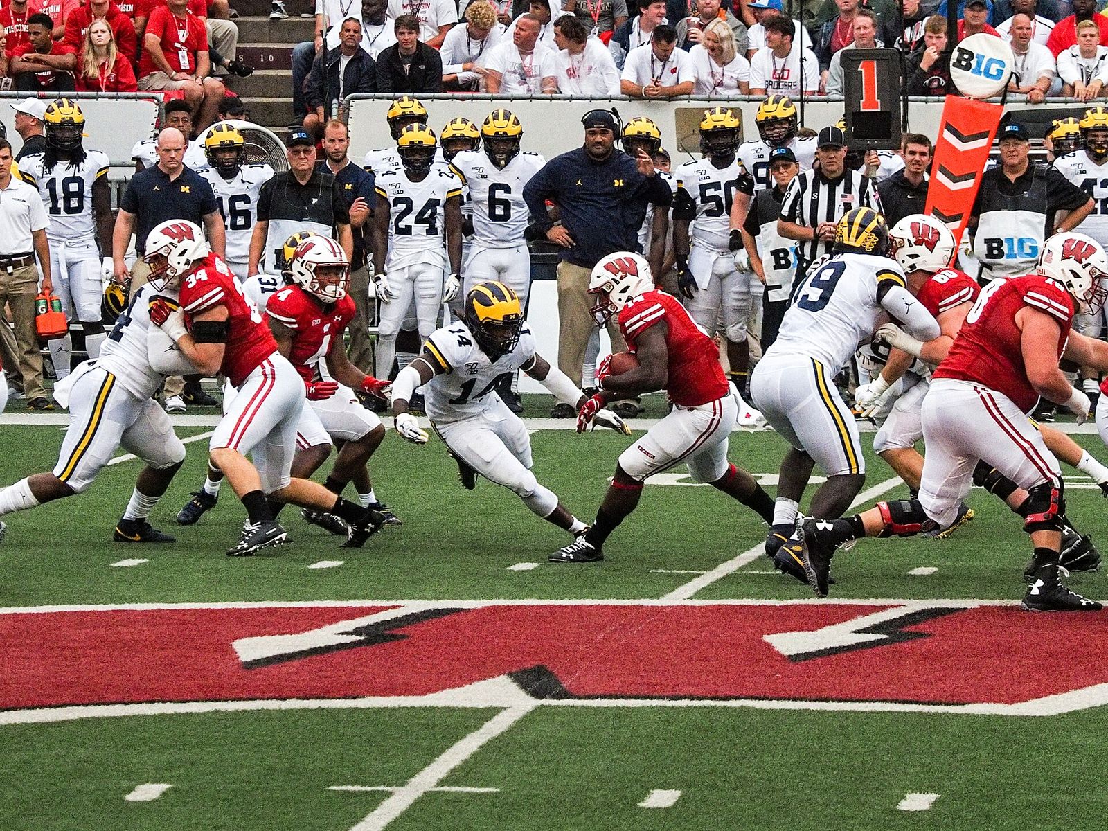 PublicEvent #E-M1x #Football #Olympus #Sports #UWBadgers #Badgers @BadgerFootball #OnWisconsin #CampRandall @uwbadgers #michiganwolverines 20190921-1X217127-006
