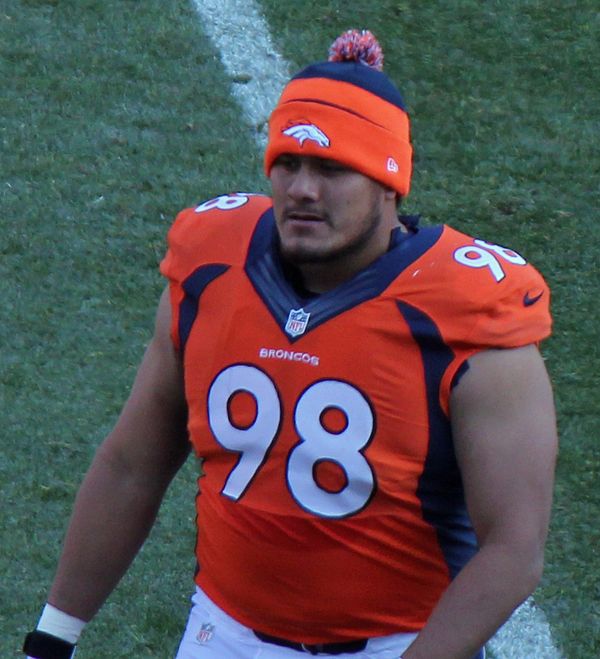 Sione Fua with the Denver Broncos, 2013