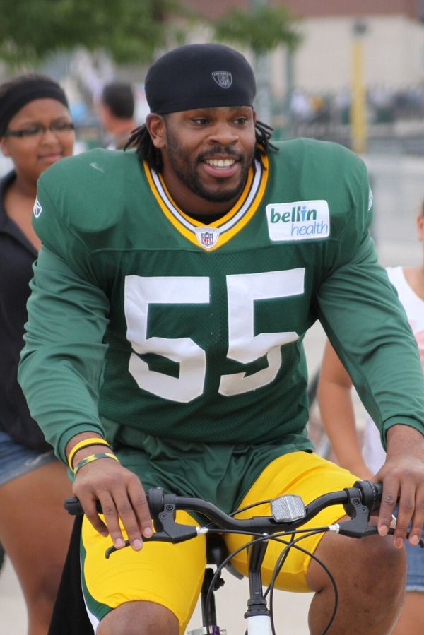 Desmond Bishop in the NFL