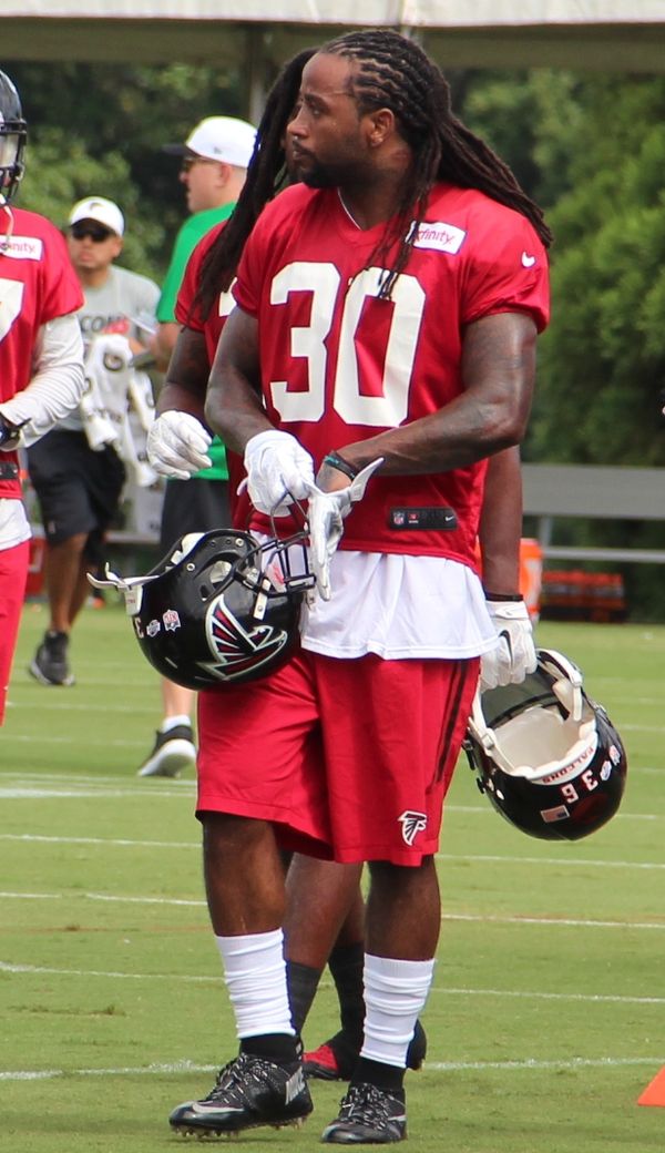 Charles Godfrey with the Atlanta Falcons, 2015