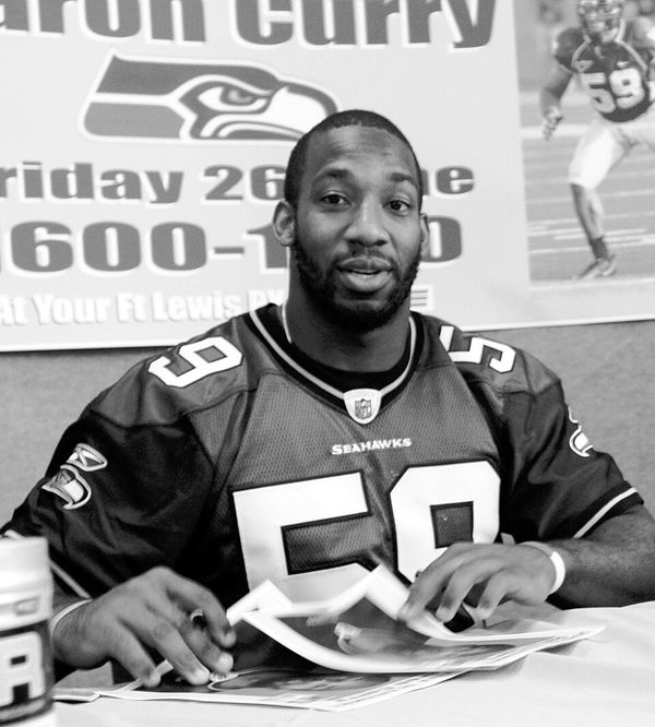 Aaron Curry with the Seattle Seahawks, 2009
