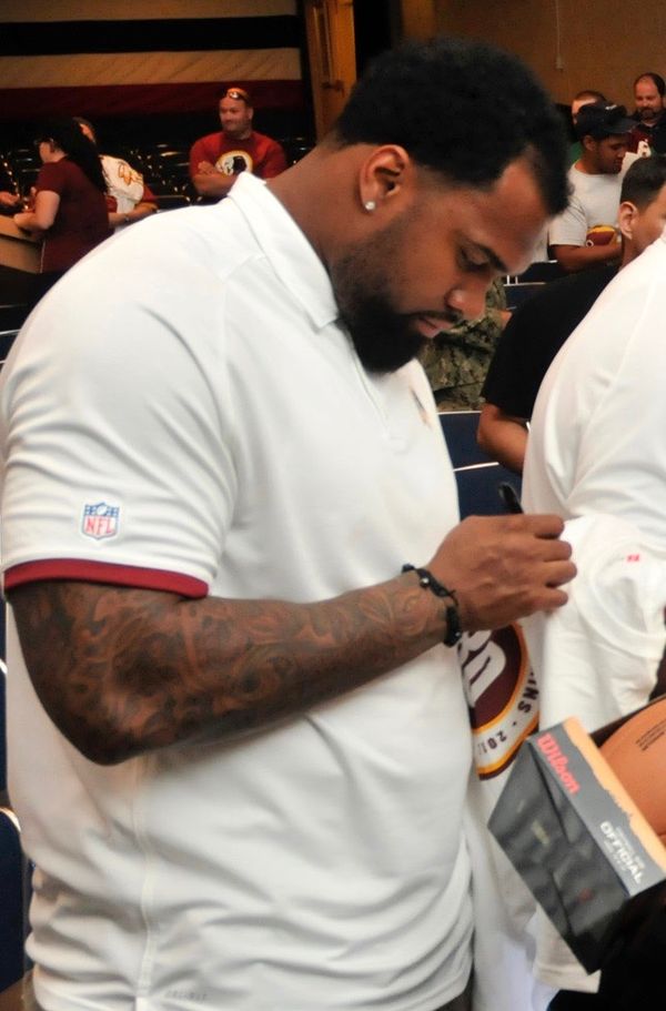 Doug Worthington with the Washington Redskins, 2012