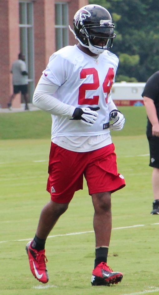 Dominique Franks with the Atlanta Falcons, 2013