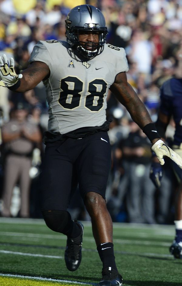 Jordan Akins in the NFL