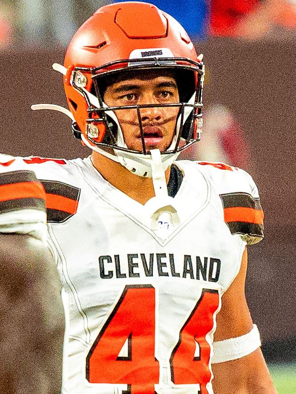 Sione Takitaki with the Cleveland Browns, 2019