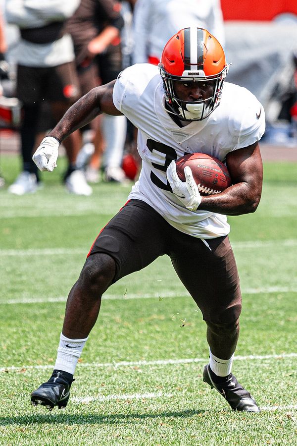 D'Ernest Johnson