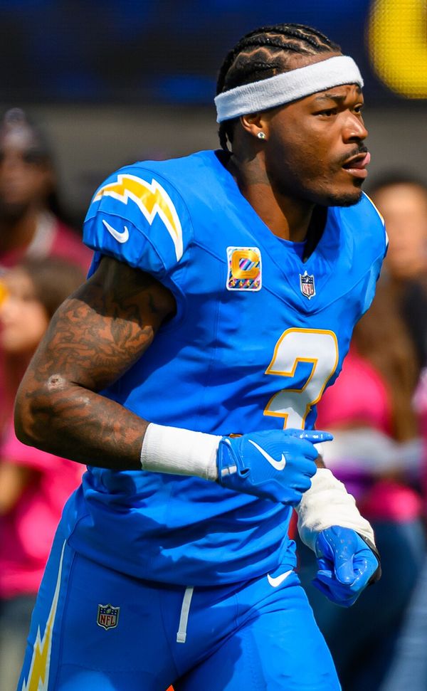 Derwin James with the Los Angeles Chargers, 2025