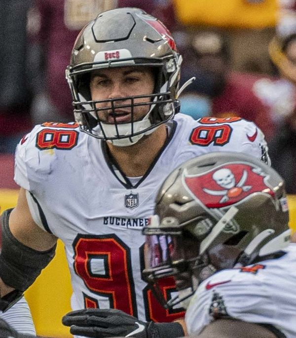 Anthony Nelson in the NFL