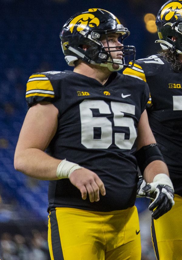Tyler Linderbaum, 2021