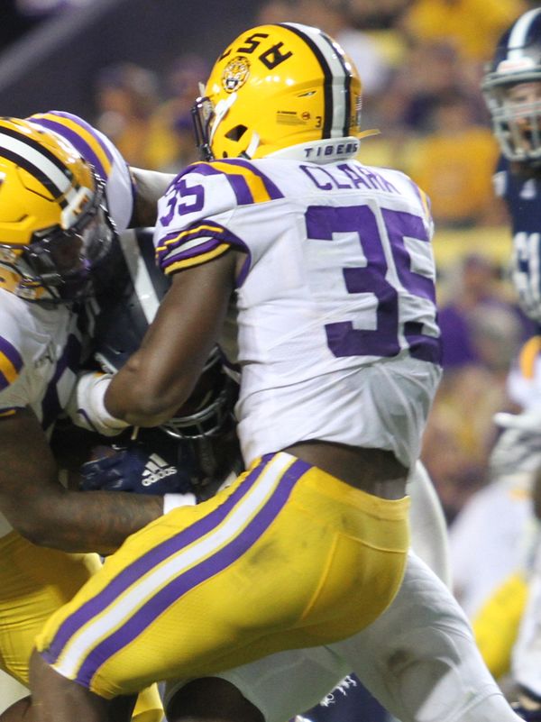 Damone Clark in the NFL
