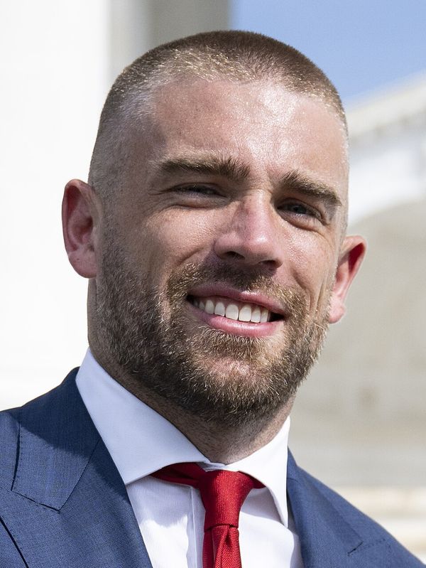 Zach Ertz with the Washington Commanders, 2025