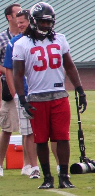Kemal Ishmael with the Atlanta Falcons, 2013