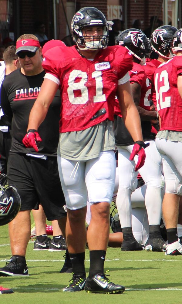 Austin Hooper with the Atlanta Falcons, 2016