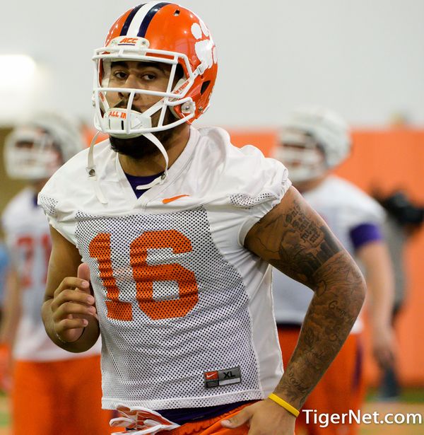 Jordan Leggett in the NFL