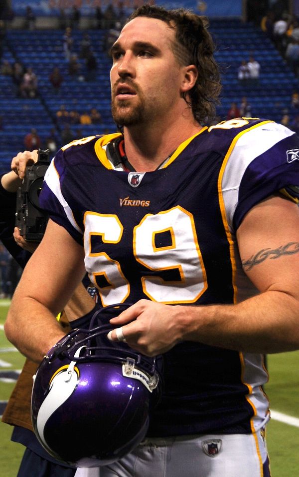 Jared Allen with the Minnesota Vikings, 2009